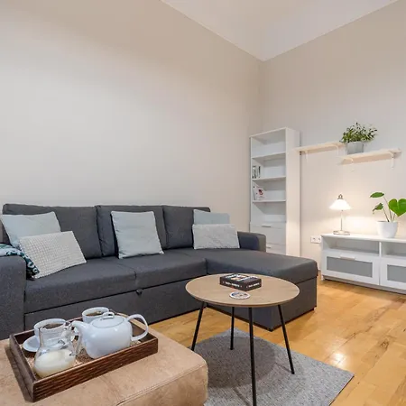 Quiet Near Everything * ブダペスト